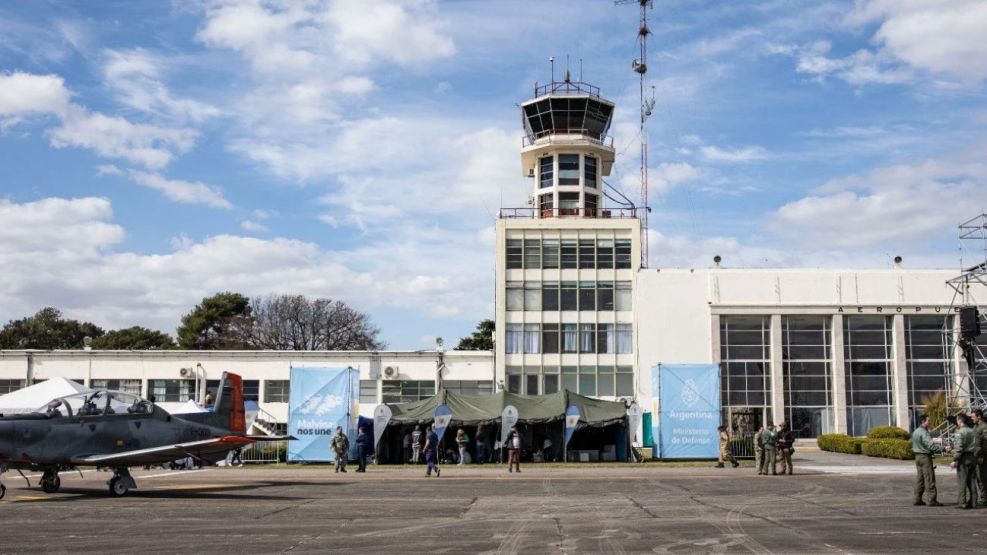Encontraron muerto a un soldado de un disparo en la cabeza en la Base Aérea de Morón y todo apunta a un posible suicidio