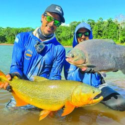 En el río De los Sueños las especies llegan a tener portes de entre 4 y 9 kilos, y su forma de pelear es oponiendo el cuerpo a la correntada. 