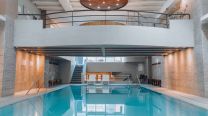 Mar del Plata más allá del verano: el hotel céntrico que sorprende con cinco pisos de spa para una escapada 
