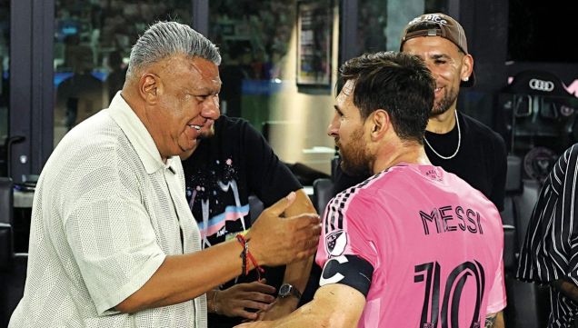 Tapia y Messi