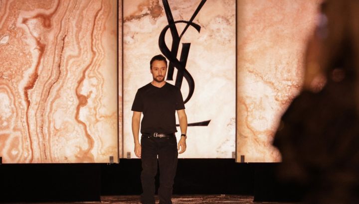 Saint Laurent confirmó la salida de Anthony Vaccarello tras 10 años de gloria: por qué se fue y quién tomará su lugar