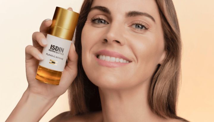 Vitamina C: cómo actúa en la piel y qué tiene de diferente el nuevo sérum Flavo-C Intense de ISDIN