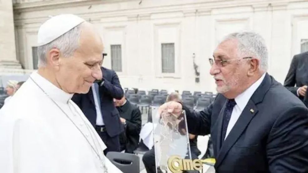 El presidente de CAME, Ricardo Diab y el Papa Leon XIV 