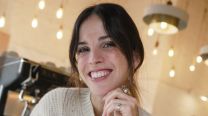 Entramos a la nueva cocina de Cande Molfese: moderna, funcional y con la vajilla vintage que es tendencia