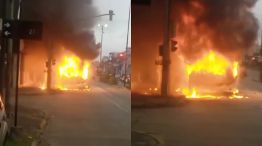 Colectivo incendiado en Berazategui