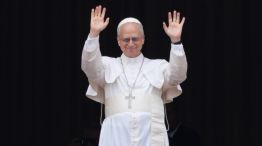 papa leon saludo balcon vaticano