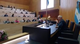 Saliba en la presidencia de la sesión ante el portazo del PJ