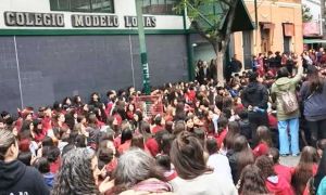 10_10_2026_protesta_colegio_modelo_cedoc_g