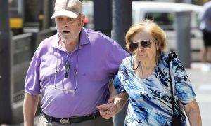 101026_jubilados_tercera_edad_na_g