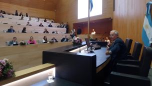 Saliba en la presidencia de la sesión ante el portazo del PJ