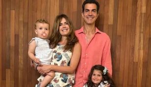 Isabel Macedo y su familia 