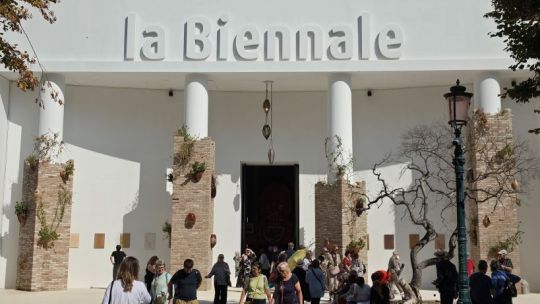 Bienal de Venecia: Entre tensiones geopolíticas, la resiliencia y la urgencia de pausar el ritmo