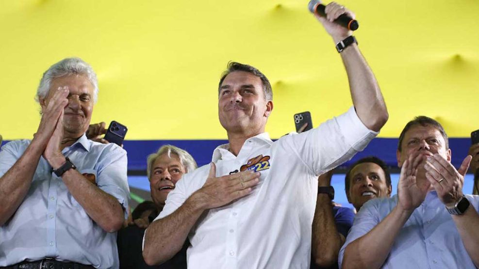 10_10_2026_flavio_bolsonaro_afp_g