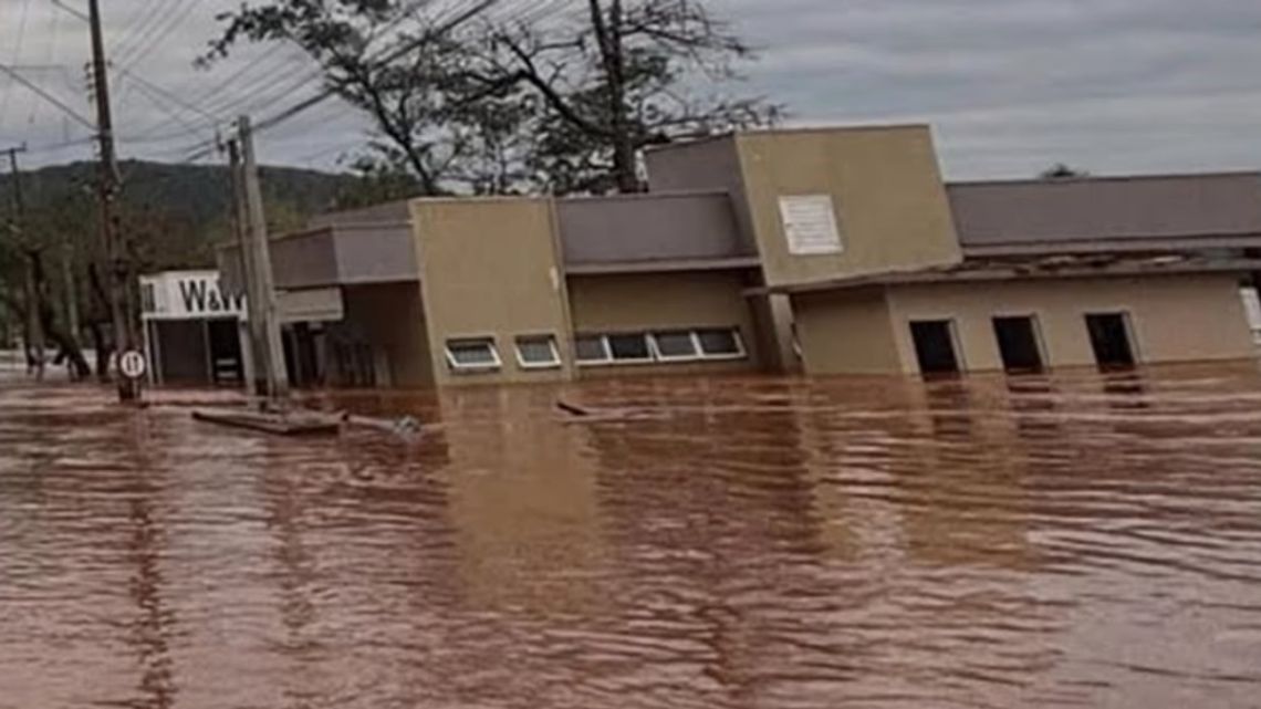 Cauce del Uruguay rompe la alerta en Concordia. Nivel de 11,62 m obliga a evacuar a seis familias
