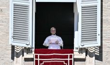 El Papa León XIV durante el Angelus