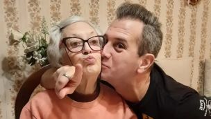 Matías Bertolotti junto a su mamá, Nilda