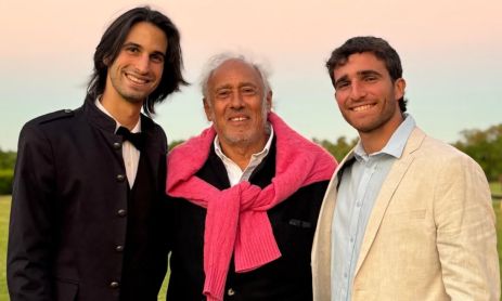 Gustavo Yankelevich junto a sus nietos, Franco y Valentín