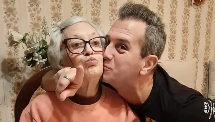El dolor de Matías Bertolotti por la muerte de su mamá: "Besos al cielo, te amo con toda mi alma"