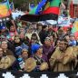 Pueblos originarios se concentran frente a la casa de Cristina Kirchner en rechazo al "Día de la Raza"