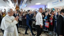 El papa León XIV se dirige al quirófano para someterse a una operación