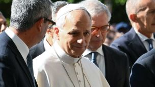 El papa León XIV llega al Hospital Universitario Gemelli en Roma