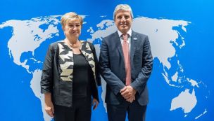 Luis Caputo con Kristalina Georgieva
