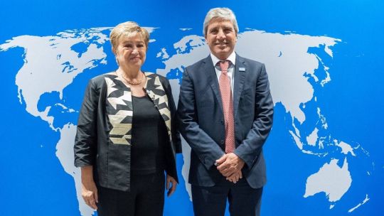 Caputo se reunió con Georgieva en Bangkok: el FMI elogió el ajuste fiscal, pero sigue pendiente la tercera revisión del acuerdo