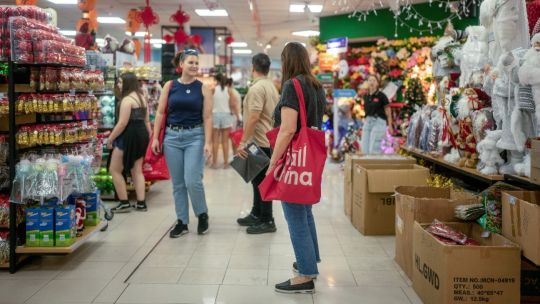 Argentina posts second straight month of inflation below 2%