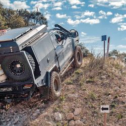 Cuál es la manera correcta de distribuir la carga en una camioneta 4x4.