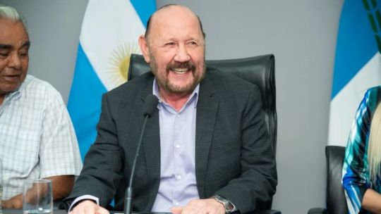“Gildus”: el videojuego dedicado a Gildo Insfrán en el que pelea contra un león con motosierra