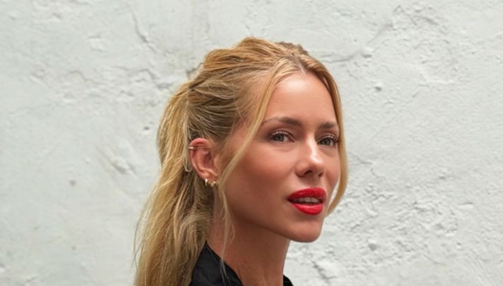Nicole Neumann deslumbró con un conjunto casual chic: color en tendencia y detalles bordados