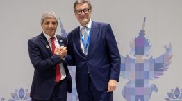 Luis Caputo con Giancarlo Giorgetti, ministro de Economía y Finanzas de Italia. 