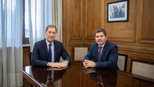 Tras la caída de la sesión por el DNU 70/23, Santilli recibió al gobernador Orrego en la Casa Rosada