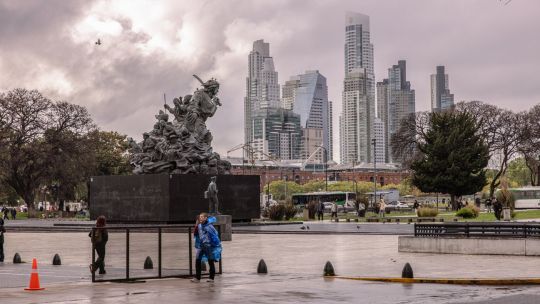 Argentina pauses local dollar bond sales as debt wall nears