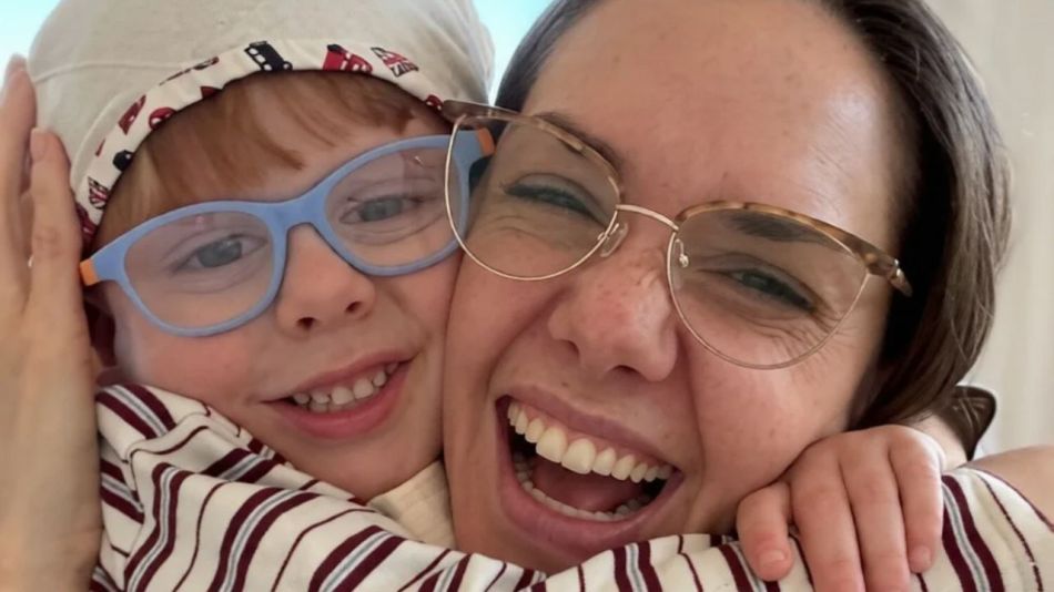 Julieta Nair Calvo y su hijo Valentino