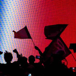 Jean-Luc Mélenchon, candidato del partido de izquierda La Francia Insumisa (LFI) a las elecciones presidenciales francesas de 2027, pronuncia un discurso durante un mitin de campaña en la sala de conciertos Zénith, en Cournon-d’Auvergne. | Foto:JEFF PACHOUD / AFP