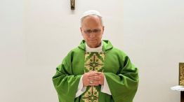 Papa León XIV oficiando una misa en el Hospital Universitario Gemelli de Roma