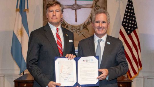 Negocios y 'anticomunismo': quiénes son y qué buscan los funcionarios de Trump que se reúnen con Quirno