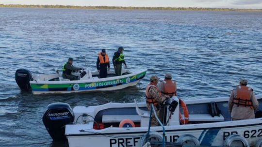 Corrientes: en medio del desastre de las inundaciones, buscan a peones desaparecidos en el Paraná