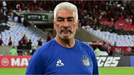"¿A quién querés que ponga, a mi vieja?": la furia de Omar De Felippe tras la caída de Talleres ante Boca
