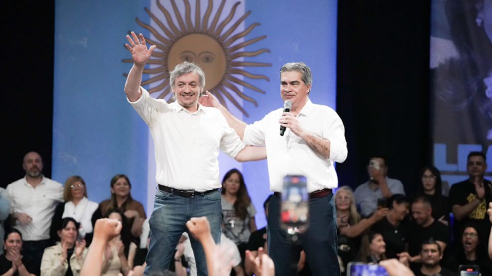 Máximo Kirchner y Capitanich, en el acto por el Día de la Lealtad del PJ chaqueño.