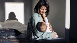 181026_madre_hijo_cedoc_g