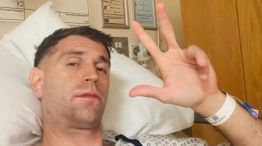 El Dibu Martínez publicó su primera foto tras la fractura de mandíbula