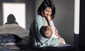 181026_madre_hijo_cedoc_g