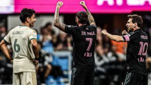 Messi y De Paul vs Junior Alonso