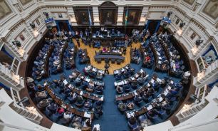 La Cámara de Diputados de la Provincia de Buenos Aires tuvo una escasa actividad en 2026. Se aprobaron más de 500 declaraciones de interés legislativo y efemérides, pero ninguna ley de peso ni reforma estrutural