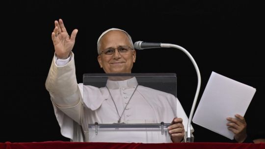 El papa León XIV rezó el Angelus en el Vaticano tras su operación