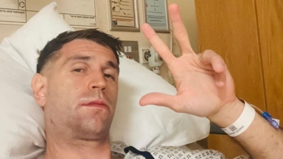 El Dibu Martínez publicó su primera foto tras la fractura de mandíbula