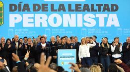 Axel Kicillof y Fernando Espinoza encabezaron un acto multitudinario en el Día de la Lealtad Peronista