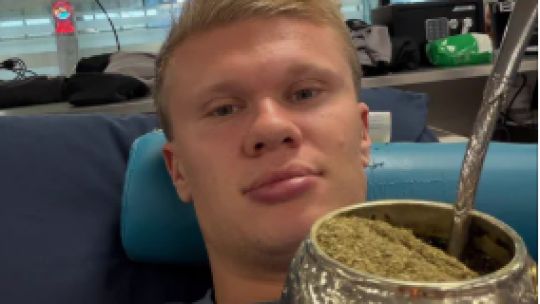 La foto viral de Haaland tomando mate y su dedicatoria a Enzo Fernández